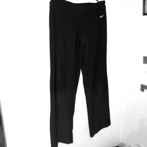NWOT Black dri-fit Nike wide leg yoga pants🌈